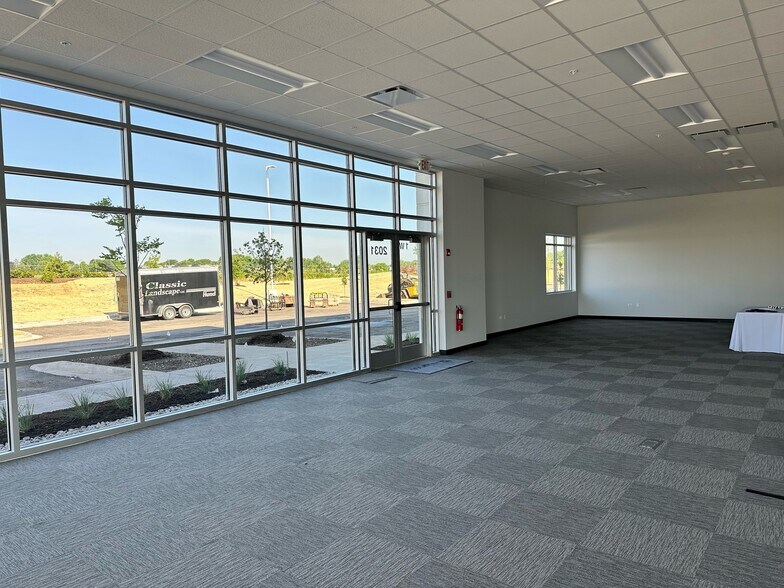 2031 Geneva Dr, Geneva, IL à louer - Photo intérieure - Image 3 de 4