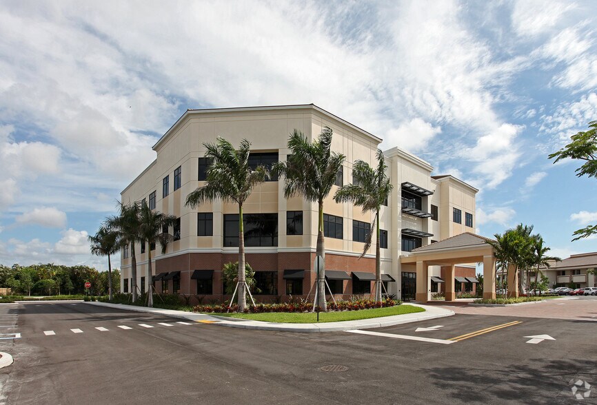 180 John F Kennedy Dr, Atlantis, FL à louer - Photo du bâtiment - Image 3 de 11