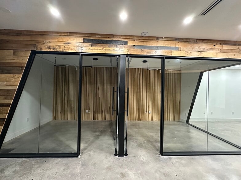 4151 NW 2nd Ave, Miami, FL à louer - Photo du bâtiment - Image 3 de 30