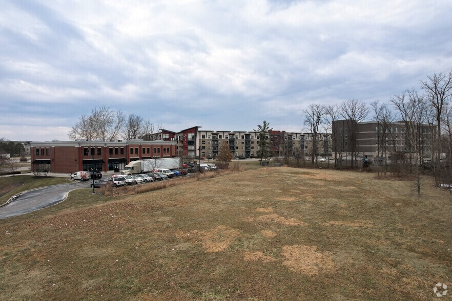 12721 Old Meridian St, Carmel, IN à louer - Photo du bâtiment - Image 1 de 2