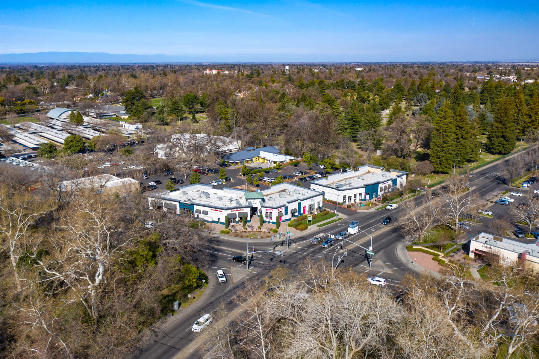 615 Mangrove Ave, Chico, CA à louer Photo du b timent- Image 1 de 13