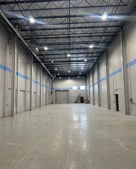 356-362 Getty Ave, Clifton, NJ for lease - Interior Photo - Image 3 of 17