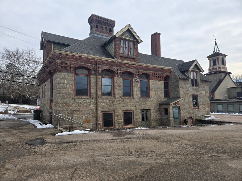 1070 Kingstown Rd, South Kingstown, RI à louer - Photo du bâtiment - Image 2 de 10