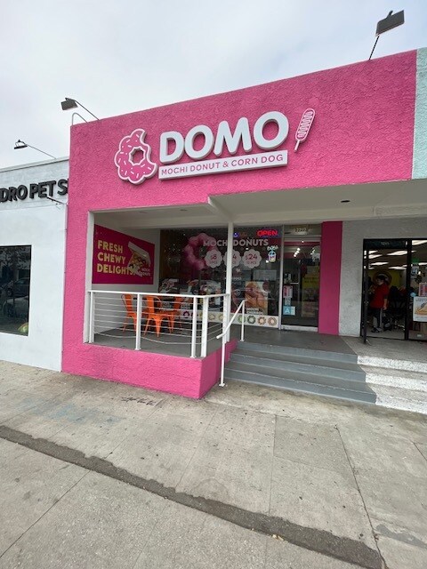 7215-7217 Melrose Ave, Los Angeles, CA for lease Building Photo- Image 1 of 18