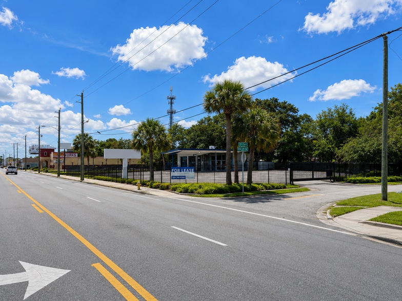 555 W International Speedway Blvd, Daytona Beach, FL for sale - Building Photo - Image 3 of 34