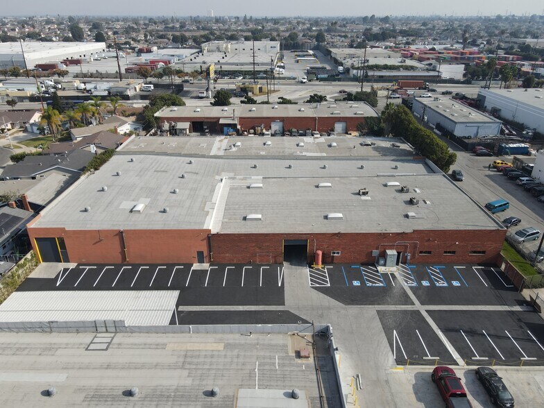 543 E Airline Way, Gardena, CA for lease - Building Photo - Image 3 of 10