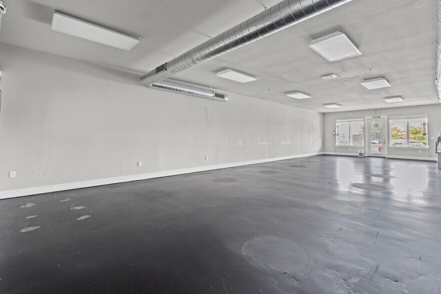 251 S Mill St, Lewisville, TX à vendre - Photo du bâtiment - Image 3 de 17