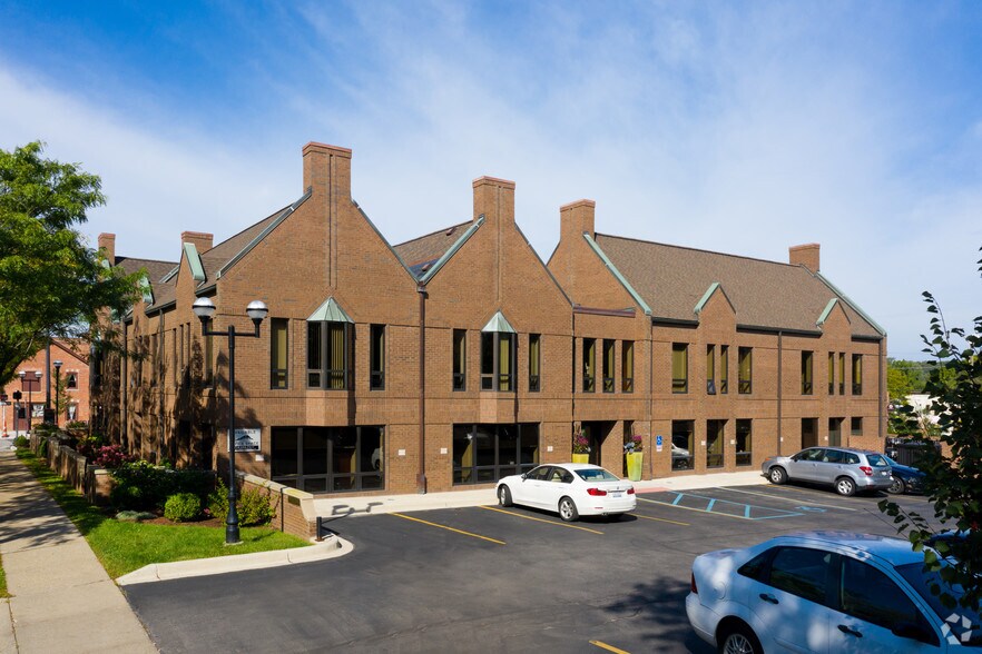 300 N 5th Ave, Ann Arbor, MI à louer - Photo du bâtiment - Image 2 de 13