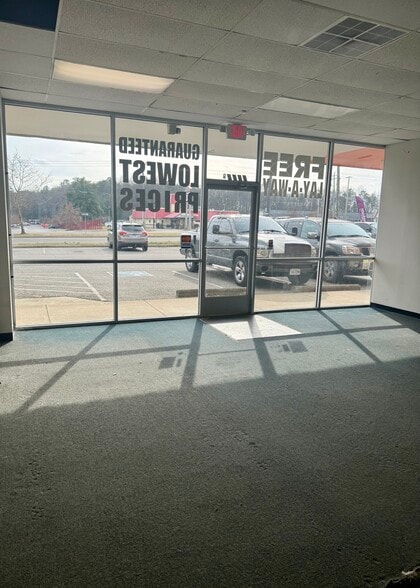 6830-6832 Midlothian Tpke, Richmond, VA for lease - Building Photo - Image 2 of 5
