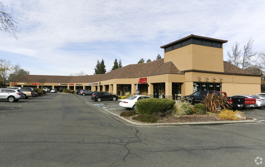 1513-1537 Farmers Ln, Santa Rosa, CA à vendre - Photo du bâtiment - Image 2 de 2