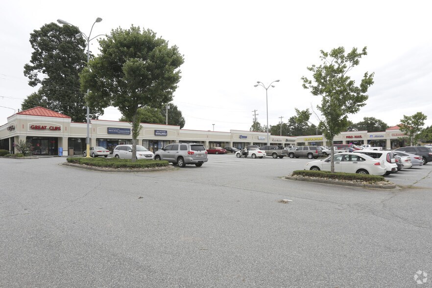 5115 Calhoun Memorial Hwy, Easley, SC à louer - Photo du bâtiment - Image 3 de 3