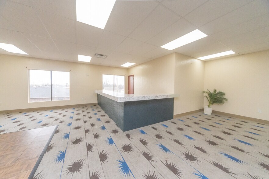 3131 N MacArthur Blvd, Bethany, OK for lease - Building Photo - Image 2 of 10