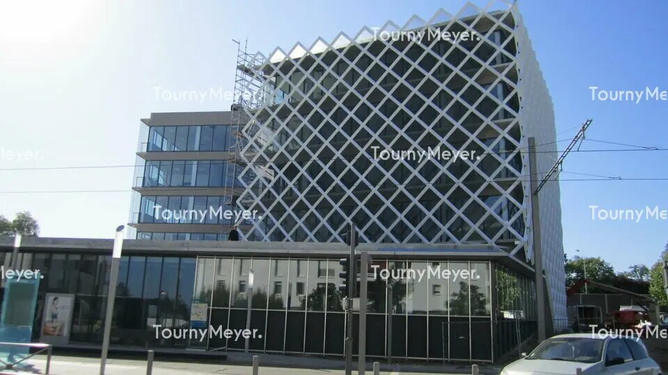 Retail in Lormont for lease - Building Photo - Image 3 of 8