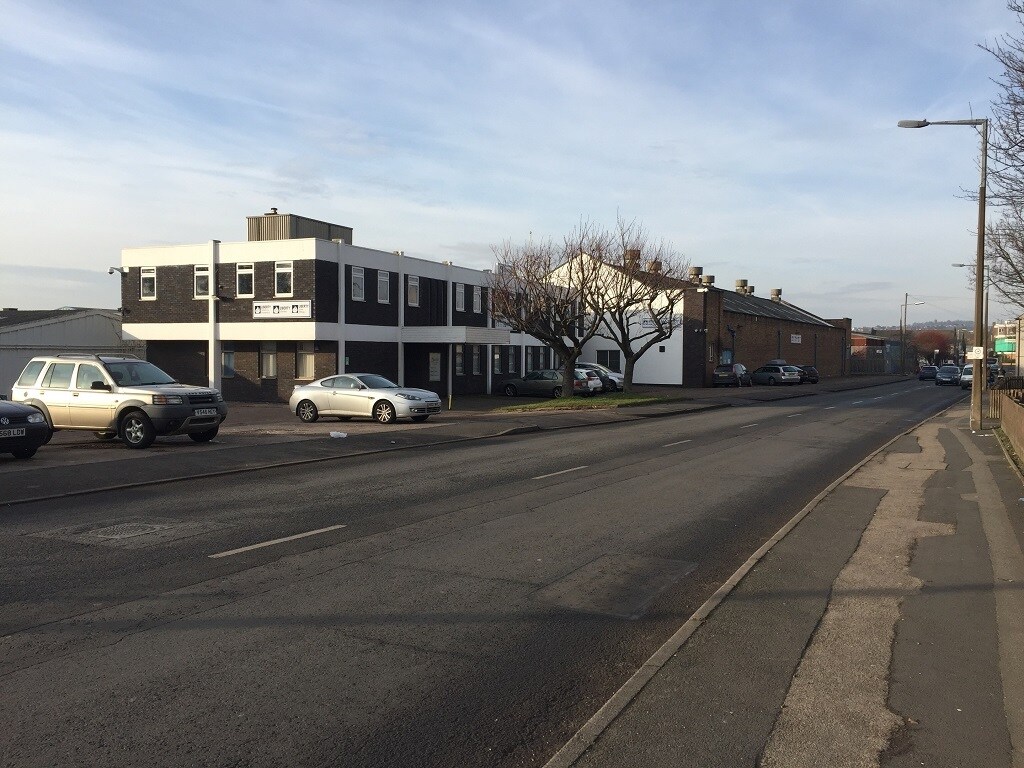 Corngreaves Rd, Cradley Heath for lease Building Photo- Image 1 of 2