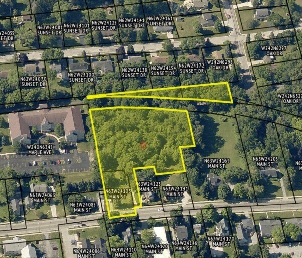 N63W24103 Main St, Sussex, WI à vendre - Photo du bâtiment - Image 1 de 2