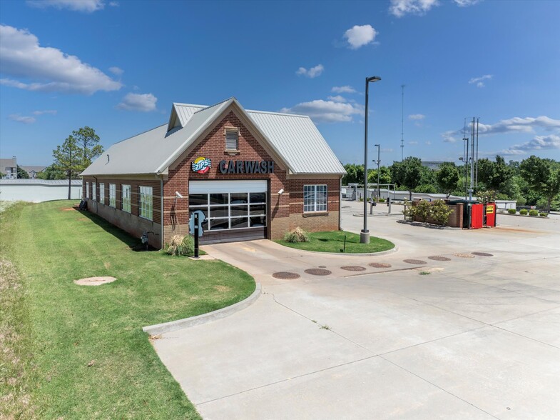 1821 E Memorial Rd, Oklahoma City, OK for sale - Primary Photo - Image 1 of 1