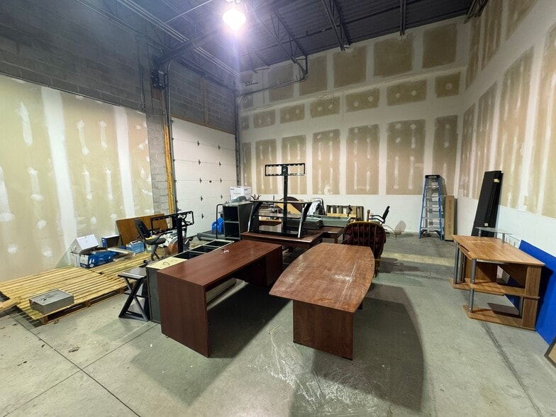 7580 Northcliff Ave, Brooklyn, OH for lease - Interior Photo - Image 3 of 14