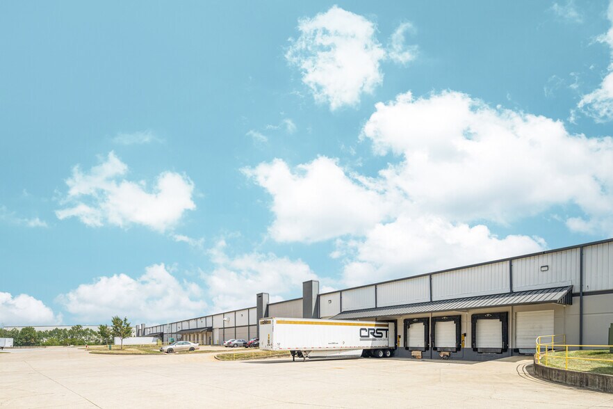 7101 Intermodal Dr, Louisville, KY à louer - Photo du bâtiment - Image 3 de 14