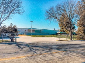 10555 Iona Ave, Hanford, CA for lease Building Photo- Image 2 of 9
