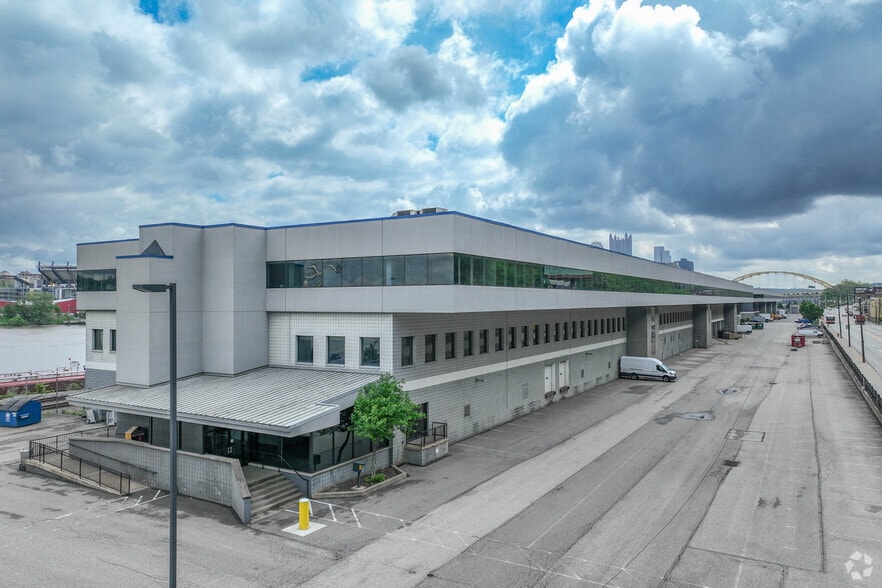 1600 W Carson St, Pittsburgh, PA for lease - Building Photo - Image 2 of 7
