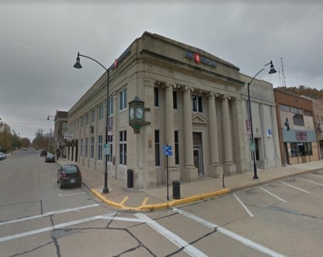 108 E Court St, Richland Center, WI for sale - Building Photo - Image 2 of 2