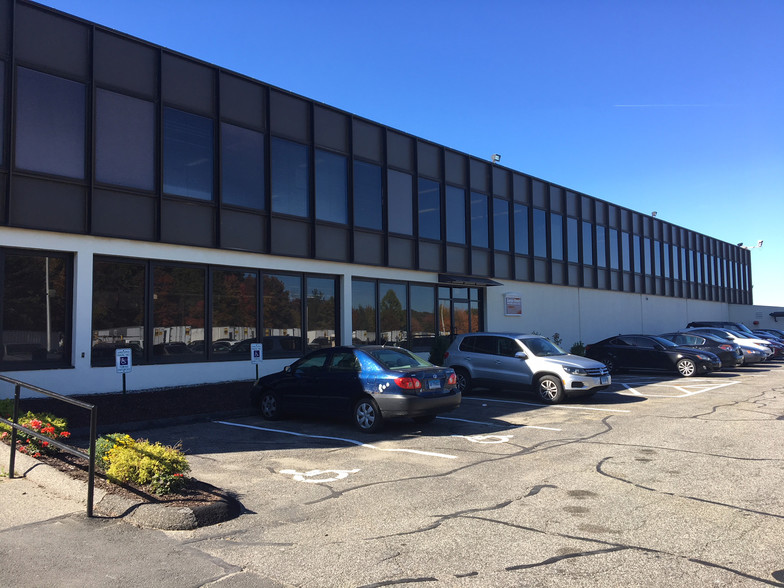 400 Captain Neville Dr, Waterbury, CT for lease - Building Photo - Image 3 of 16