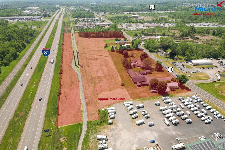 8662 Brewerton Rd, Cicero, NY à vendre - Photo principale - Image 1 de 1