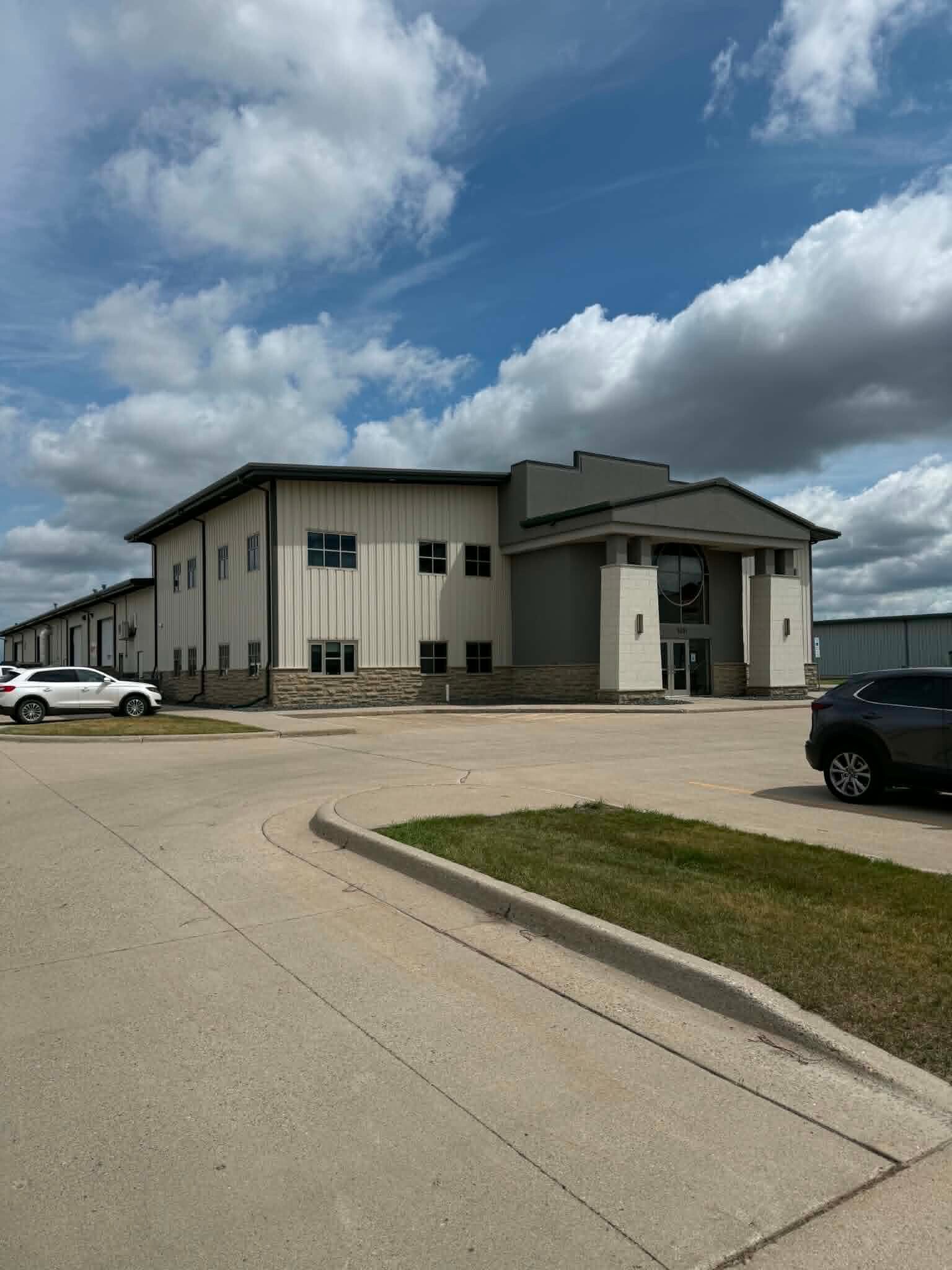 3431 4th Ave S, Fargo, ND à louer Photo du bâtiment- Image 1 de 2