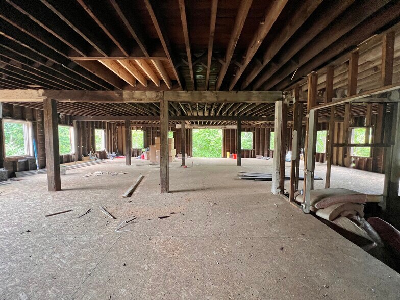 74 Dambach Ave, Valencia, PA à louer - Photo du bâtiment - Image 3 de 5