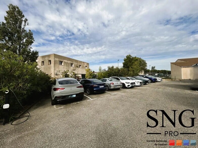 Office in Velaux for lease - Building Photo - Image 2 of 19