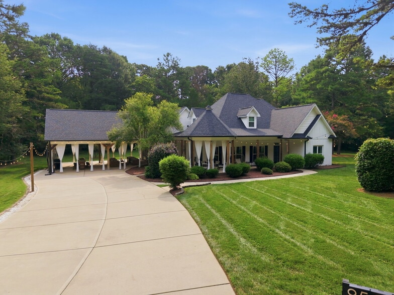 9544 Brief Rd, Charlotte, NC for sale - Building Photo - Image 2 of 48