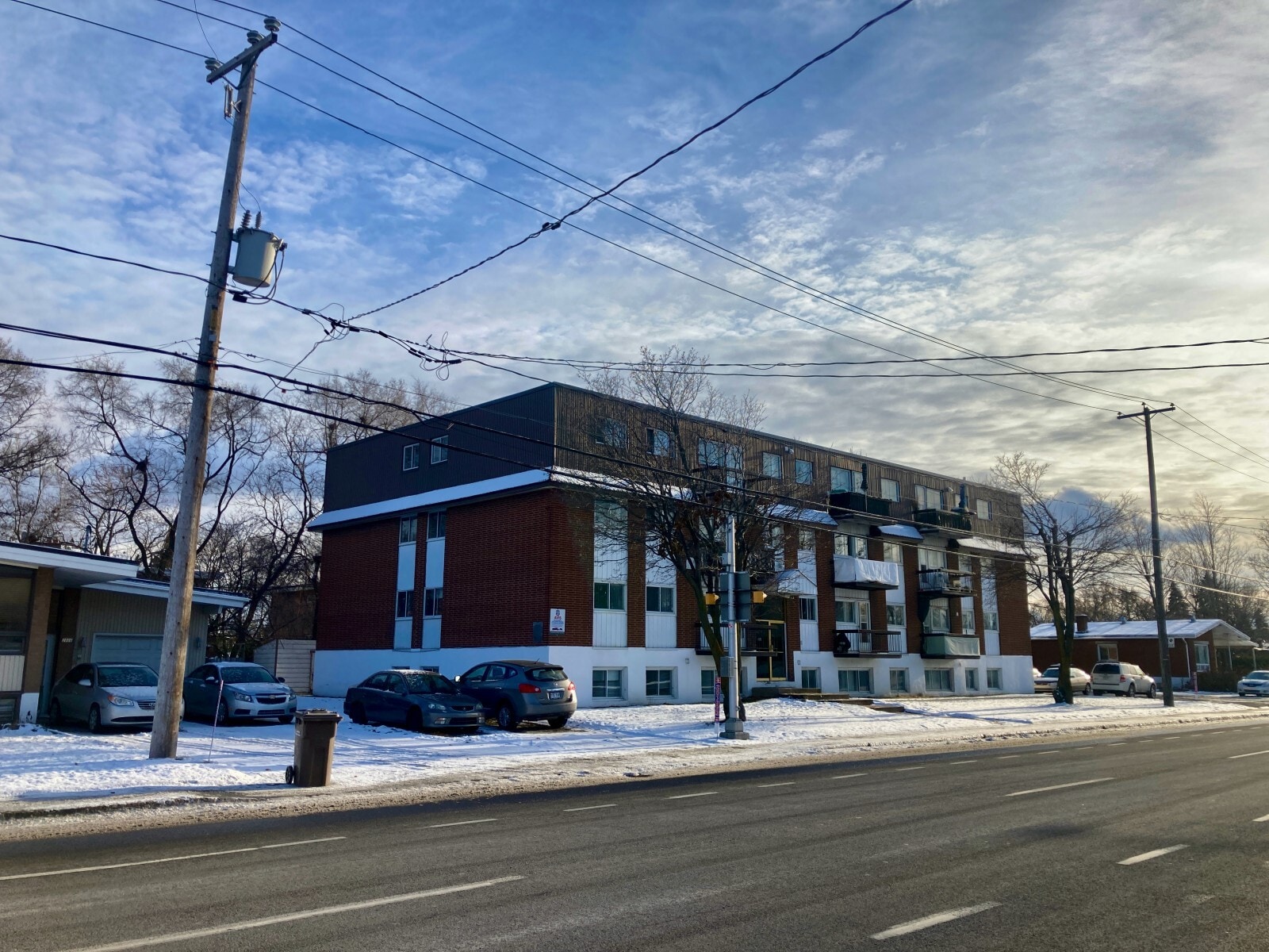 3854 Boul De La Concorde E, Laval, QC for sale Primary Photo- Image 1 of 1