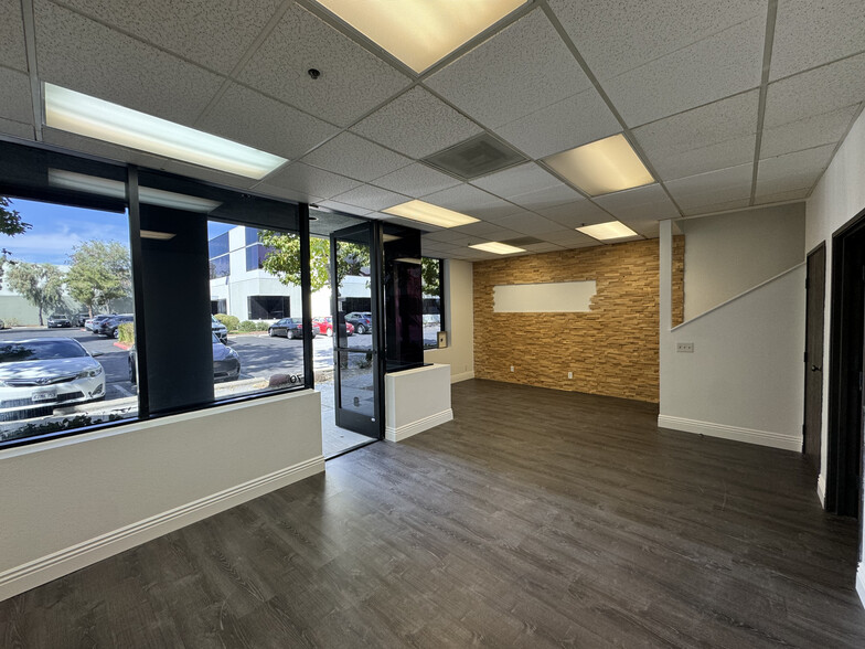 28231 Avenue Crocker, Valencia, CA for lease - Interior Photo - Image 3 of 11