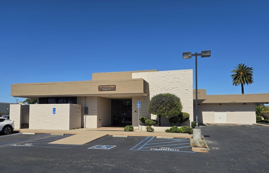 528 S Broadway, Santa Maria, CA for lease - Building Photo - Image 3 of 4
