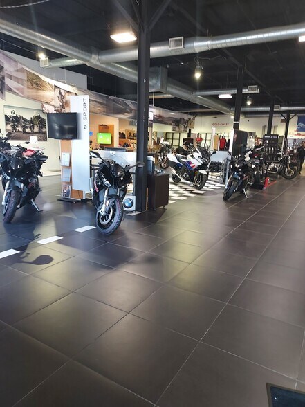 2070 Jericho Tpke, New Hyde Park, NY à vendre - Photo intérieure - Image 3 de 21