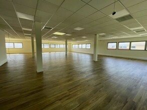 Office in Saint-Priest for lease Interior Photo- Image 2 of 8