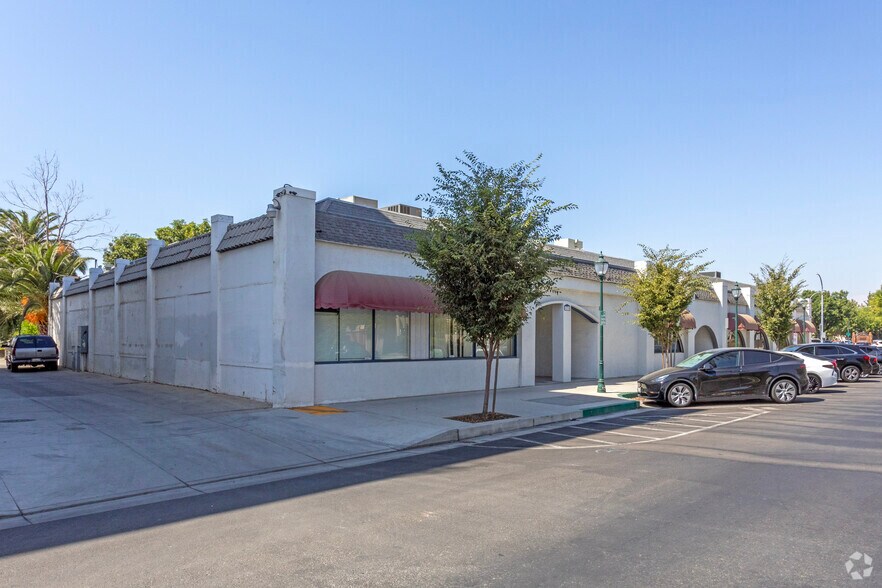 710 W 18th St, Merced, CA à louer - Photo du bâtiment - Image 3 de 11