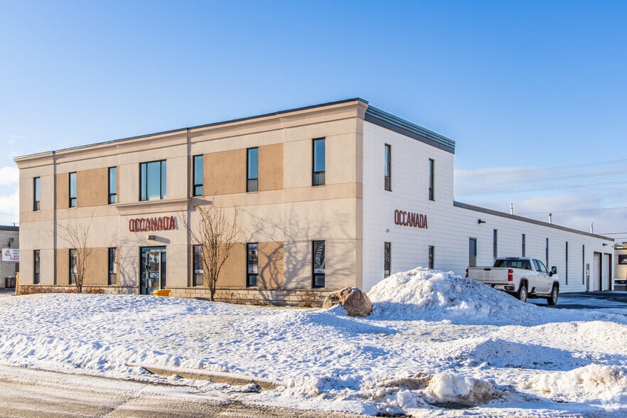 8 Caesar Ave, Ottawa, ON à louer - Photo du bâtiment - Image 2 de 3