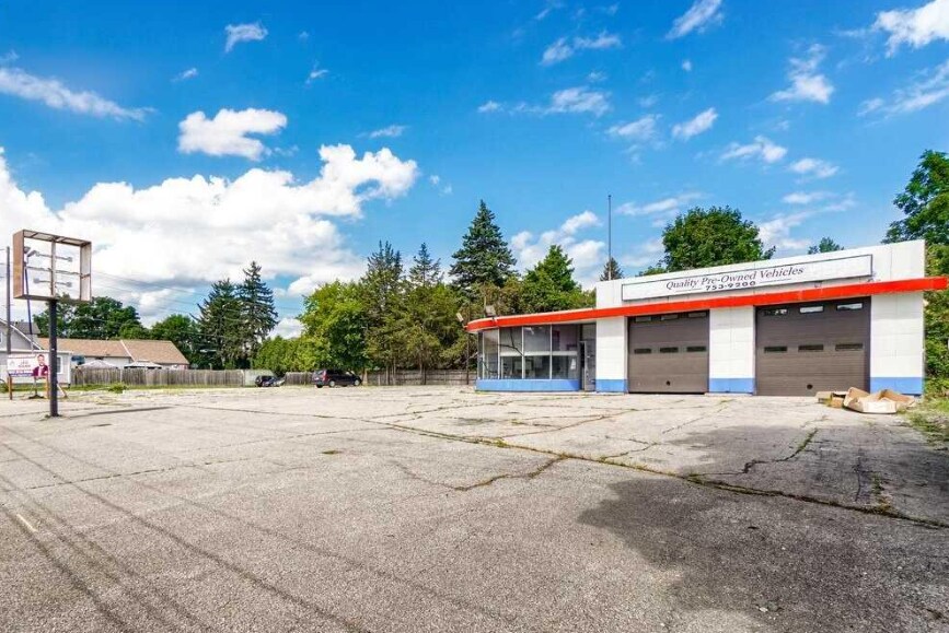 1004 Colborne St, Brantford, ON à vendre - Photo principale - Image 1 de 1