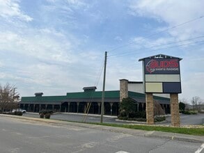 2270 Two Rivers Blvd, Sevierville, TN à louer Photo du bâtiment- Image 1 de 29