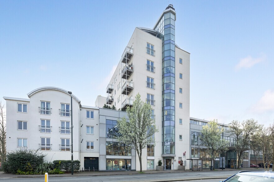 14-32 Mortlake High St, Londres à vendre - Photo principale - Image 1 de 2