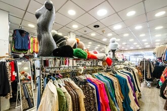 134-136 Commercial Rd, London for lease Interior Photo- Image 2 of 5