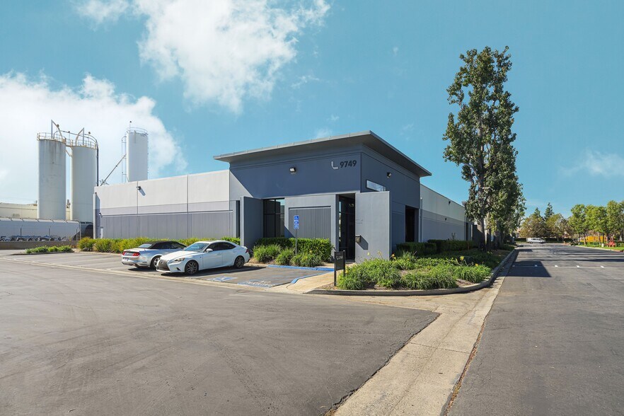 9439 Archibald Ave, Rancho Cucamonga, CA for lease - Building Photo - Image 3 of 6