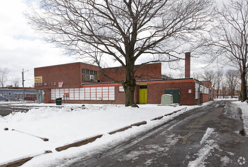 3030 Main St, Hartford, CT à vendre - Photo du bâtiment - Image 3 de 4