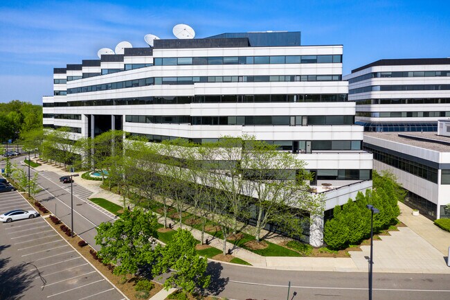 Plus de détails pour 300-500 Frank W Burr Blvd, Teaneck, NJ - Bureau, Bureau/Médical à louer