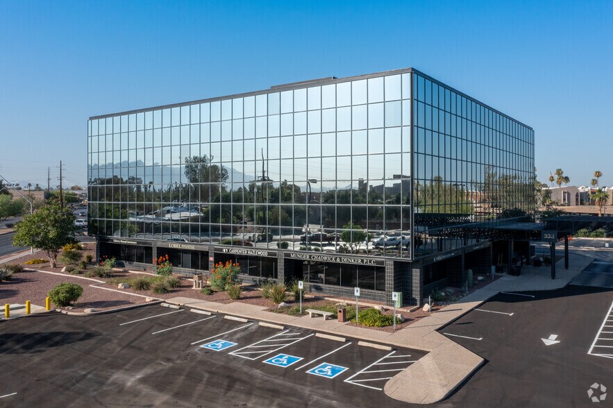 333 N Wilmot Rd, Tucson, AZ à louer - Photo du bâtiment - Image 1 de 5