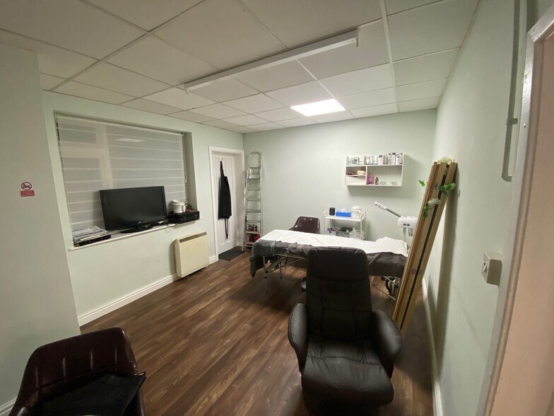 12 Derby Way, Stockport à louer - Photo du bâtiment - Image 3 de 3