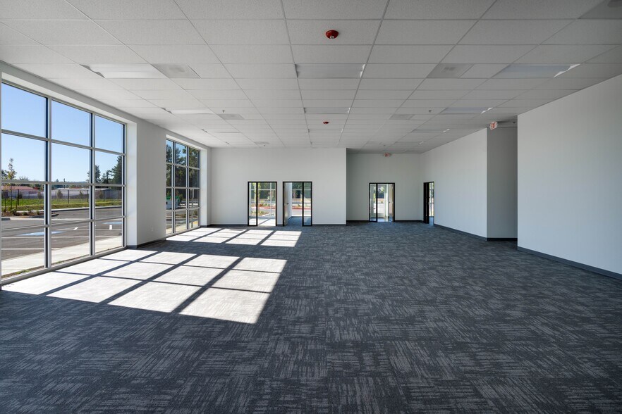 14201 40th Dr NE, Marysville, WA à louer - Photo du bâtiment - Image 3 de 10