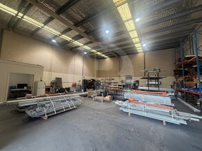 8 Prince William Dr, Seven Hills for lease Interior Photo- Image 2 of 3