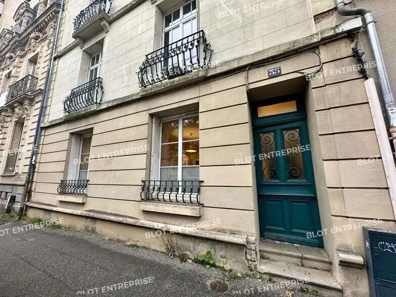 Bureau dans Rennes à louer - Photo du bâtiment - Image 1 de 4
